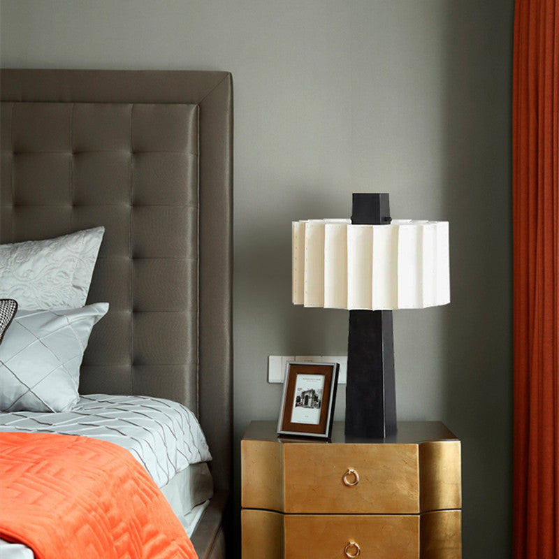 Modern Living Room Table Lamp Silent Style Designer Lamp