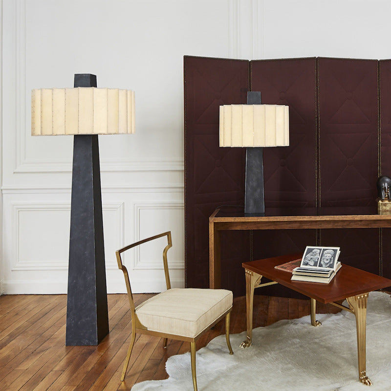 Modern Living Room Table Lamp Silent Style Designer Lamp